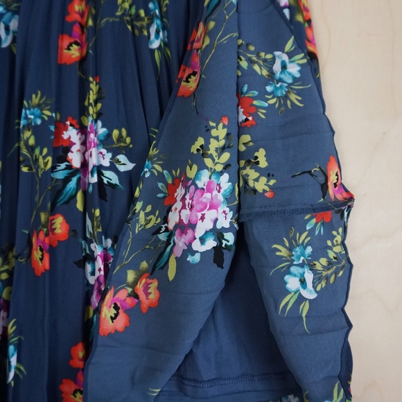 Express Navy Pleated Floral Mini Skirt - Picture 5 of 7